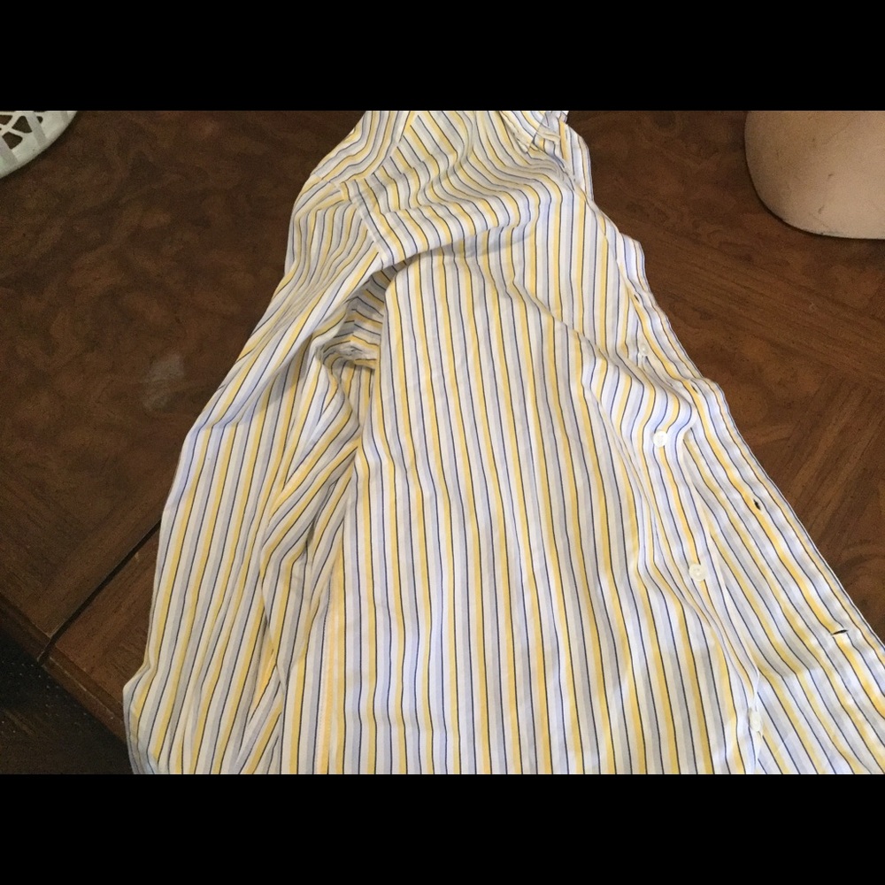 Faconable men's medium button up